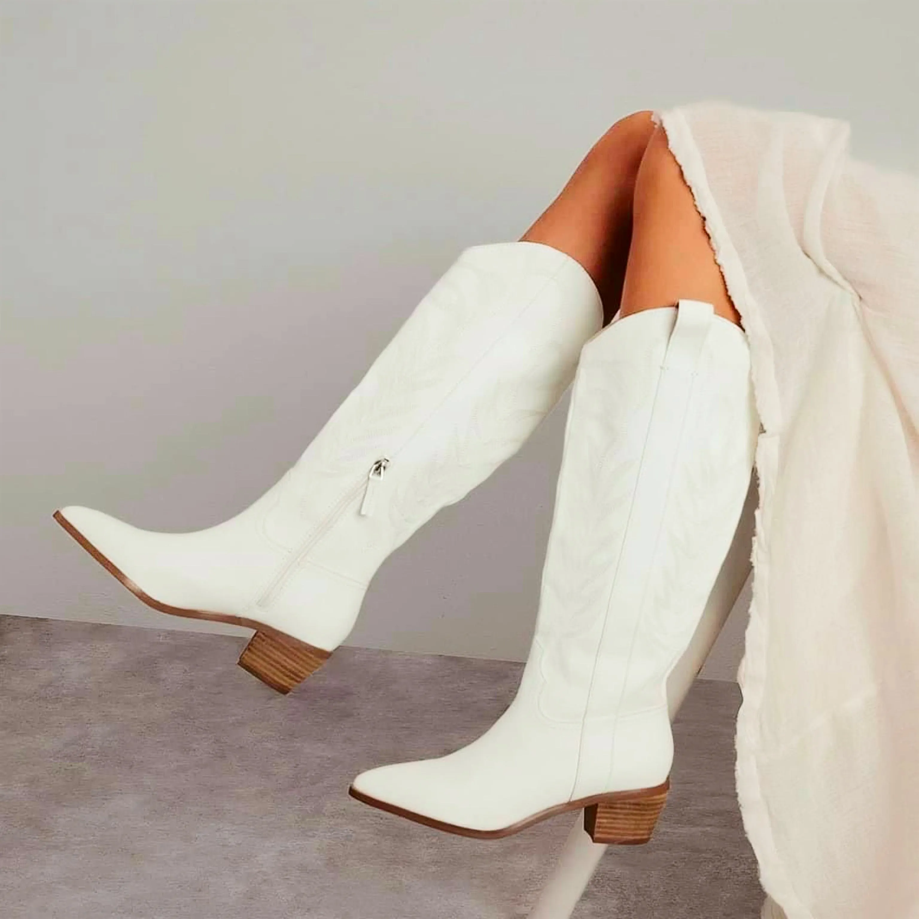 The Beth Boot White