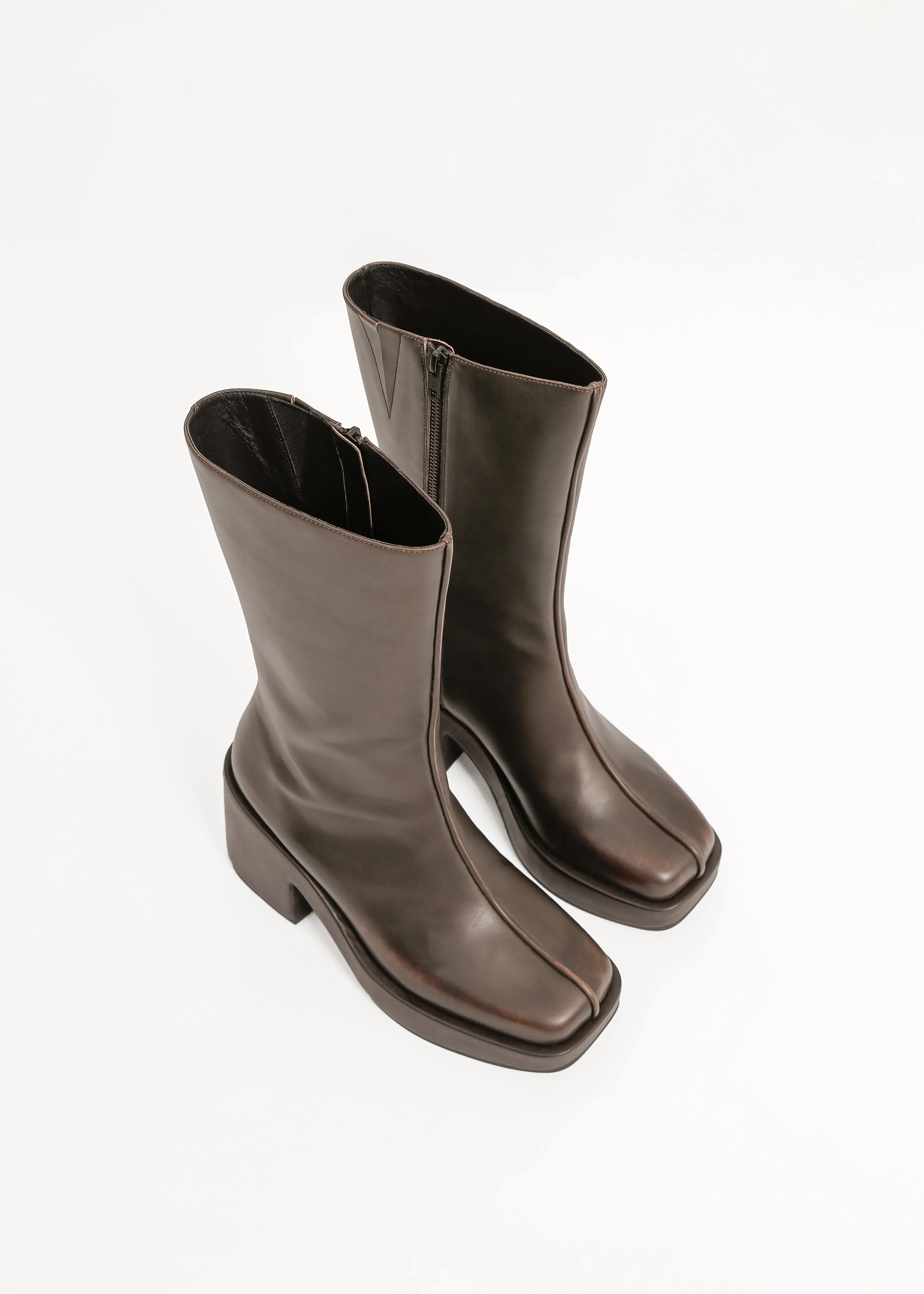 W24 | DERNA BOOT / BROWN-TAN